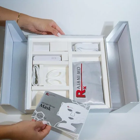 RajaniMD LED Mask - Picture 7 of 8